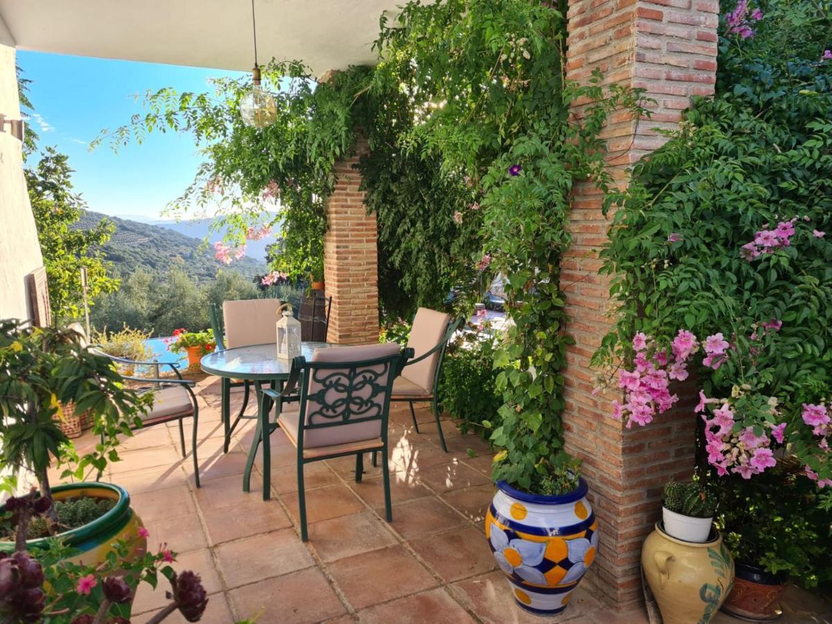 Cortijo La Haza Bed & Breakfast Iznájar Eksteriør bilde
