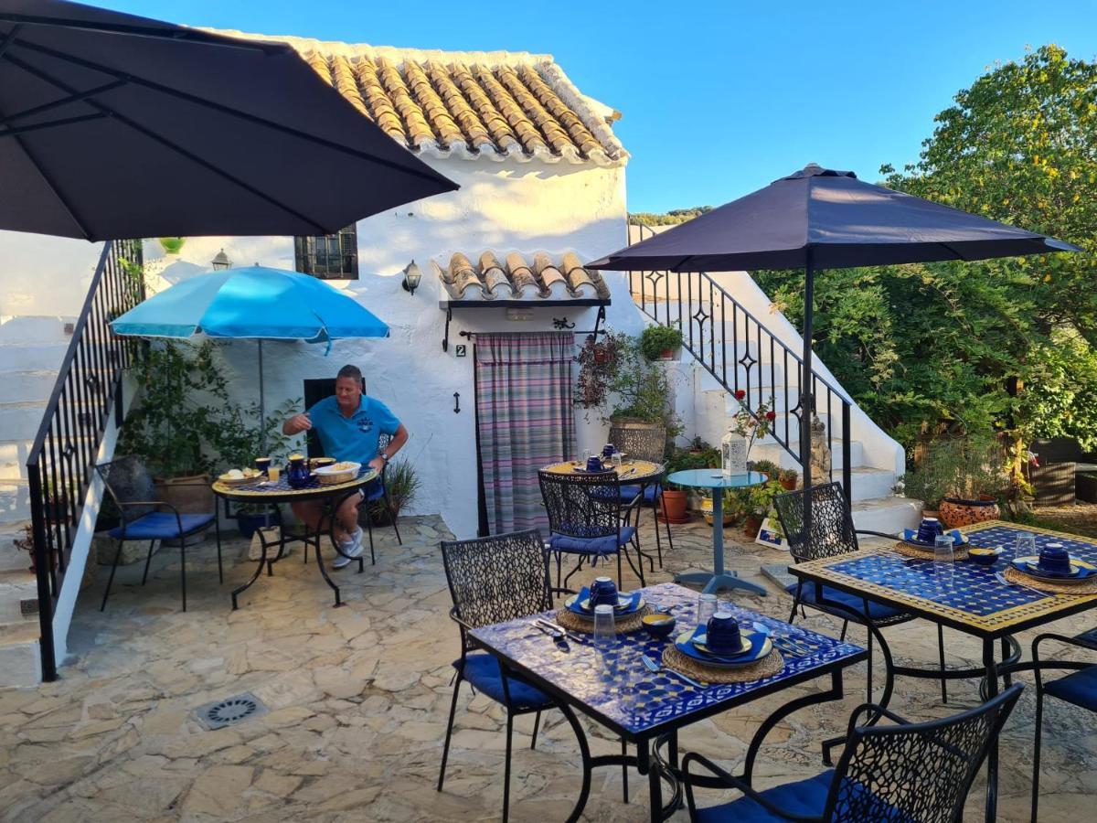 Cortijo La Haza Bed & Breakfast Iznájar Eksteriør bilde