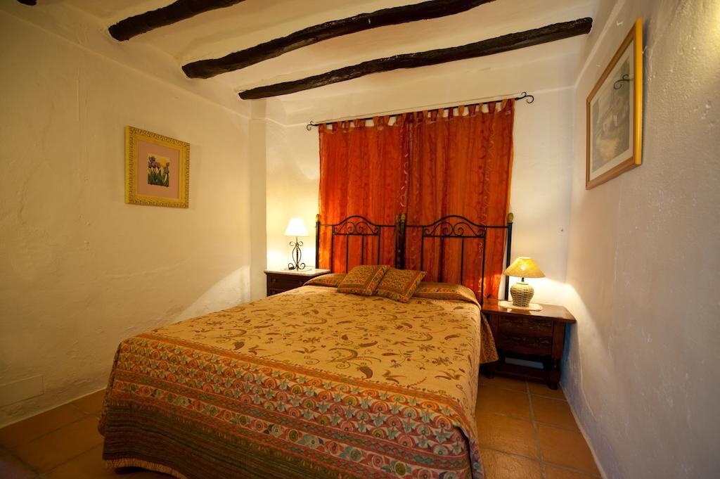Cortijo La Haza Bed & Breakfast Iznájar Rom bilde