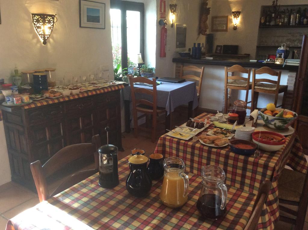 Cortijo La Haza Bed & Breakfast Iznájar Eksteriør bilde