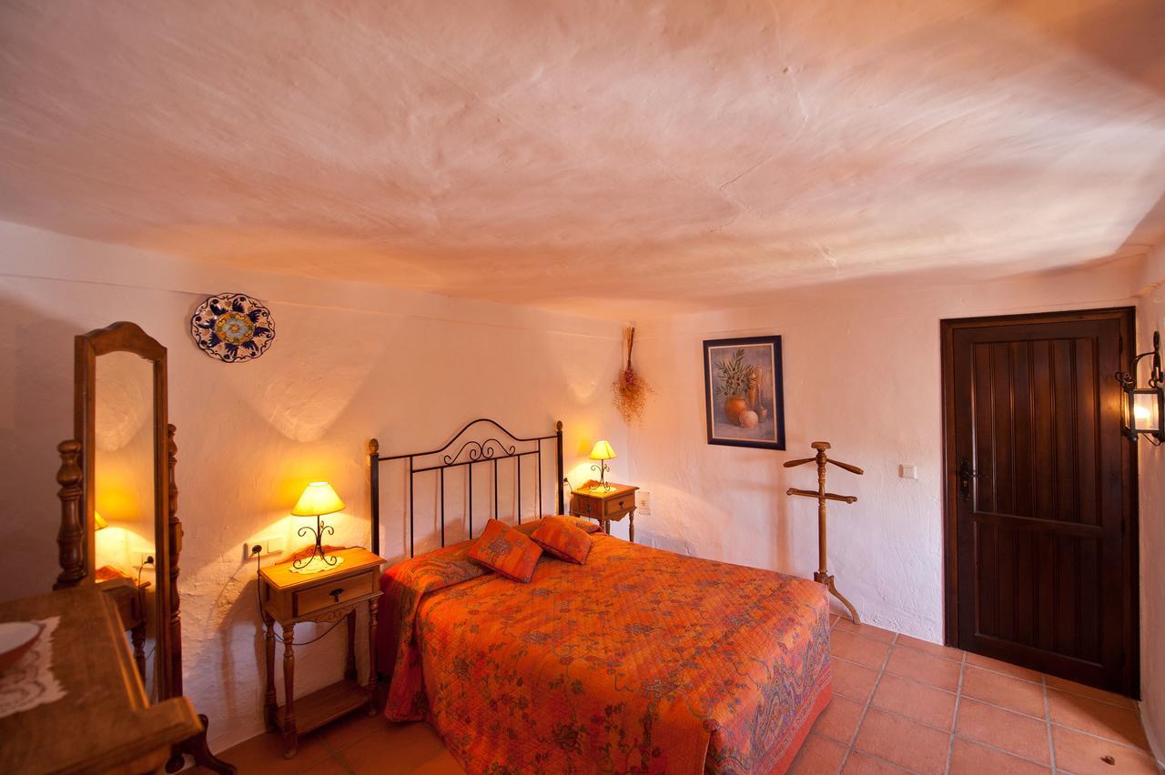 Cortijo La Haza Bed & Breakfast Iznájar Eksteriør bilde